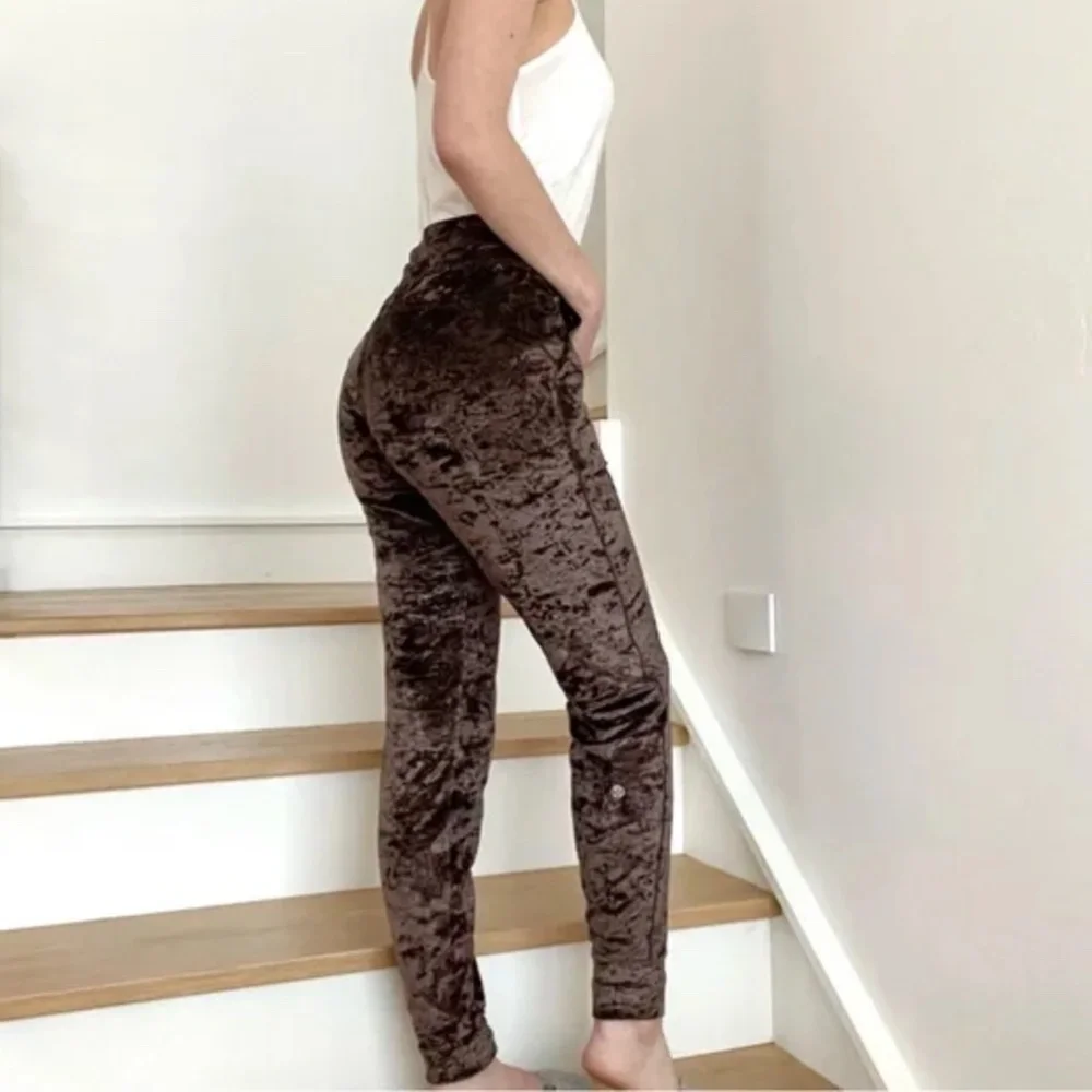 Lululemon Ready To Crush Velvet Jogger French Press Brown Size 6 *Flaw* - Picture 11 of 14